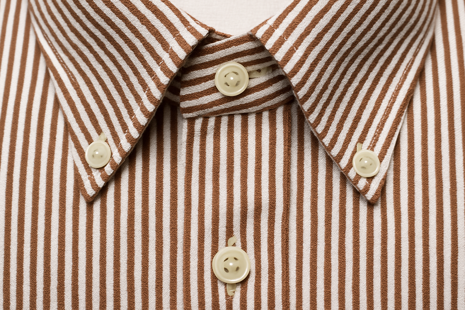 Product Shot 3 - Detalle del collar y botones
