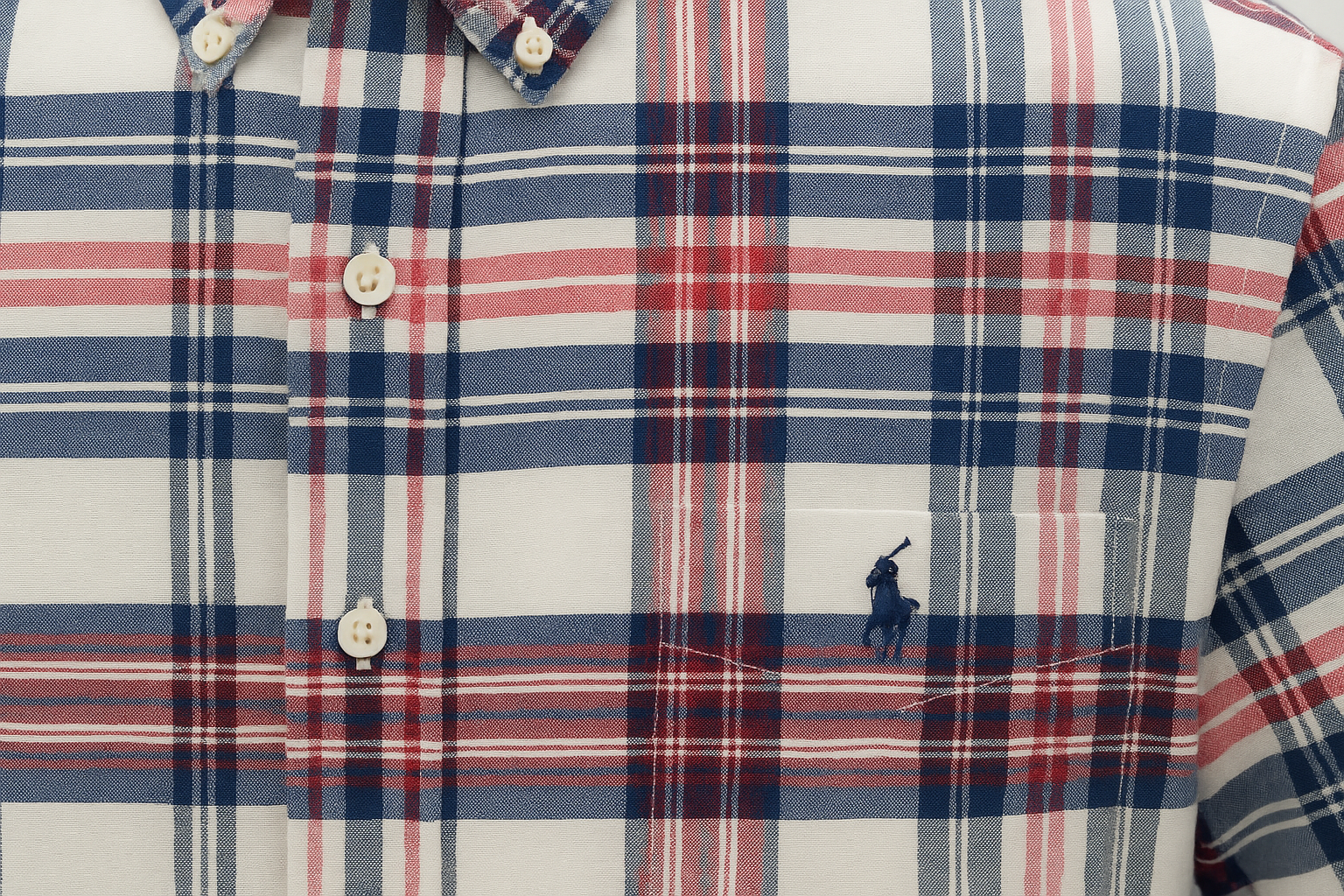 Product Shot 3 - Detalle del logo navy