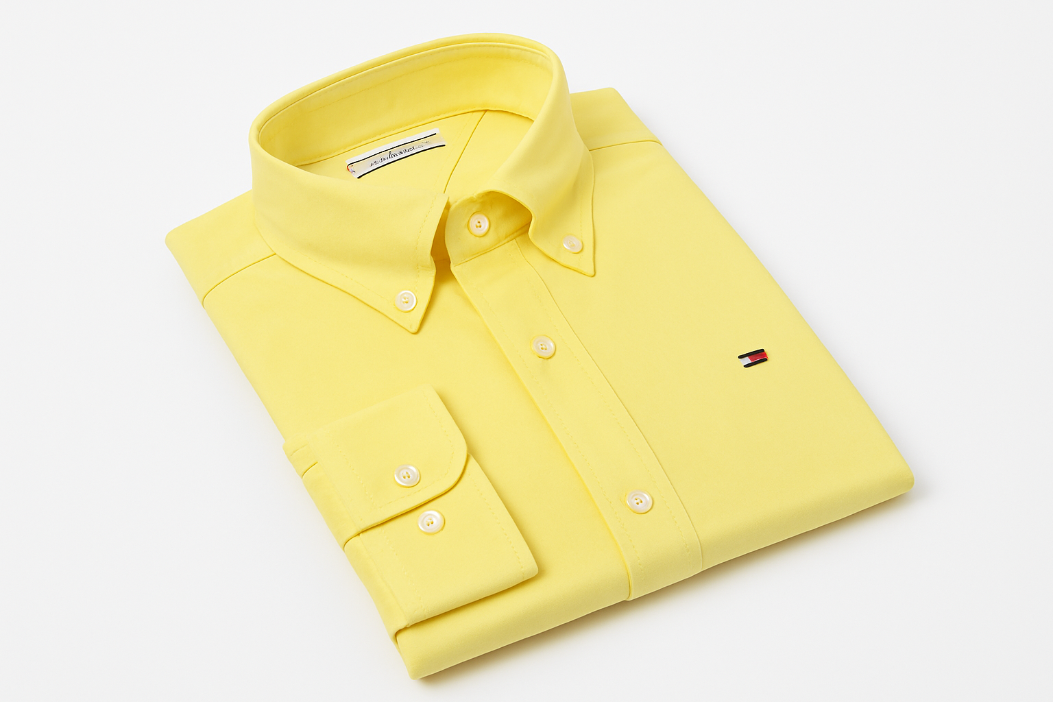 Product Shot 4 - Camisa doblada