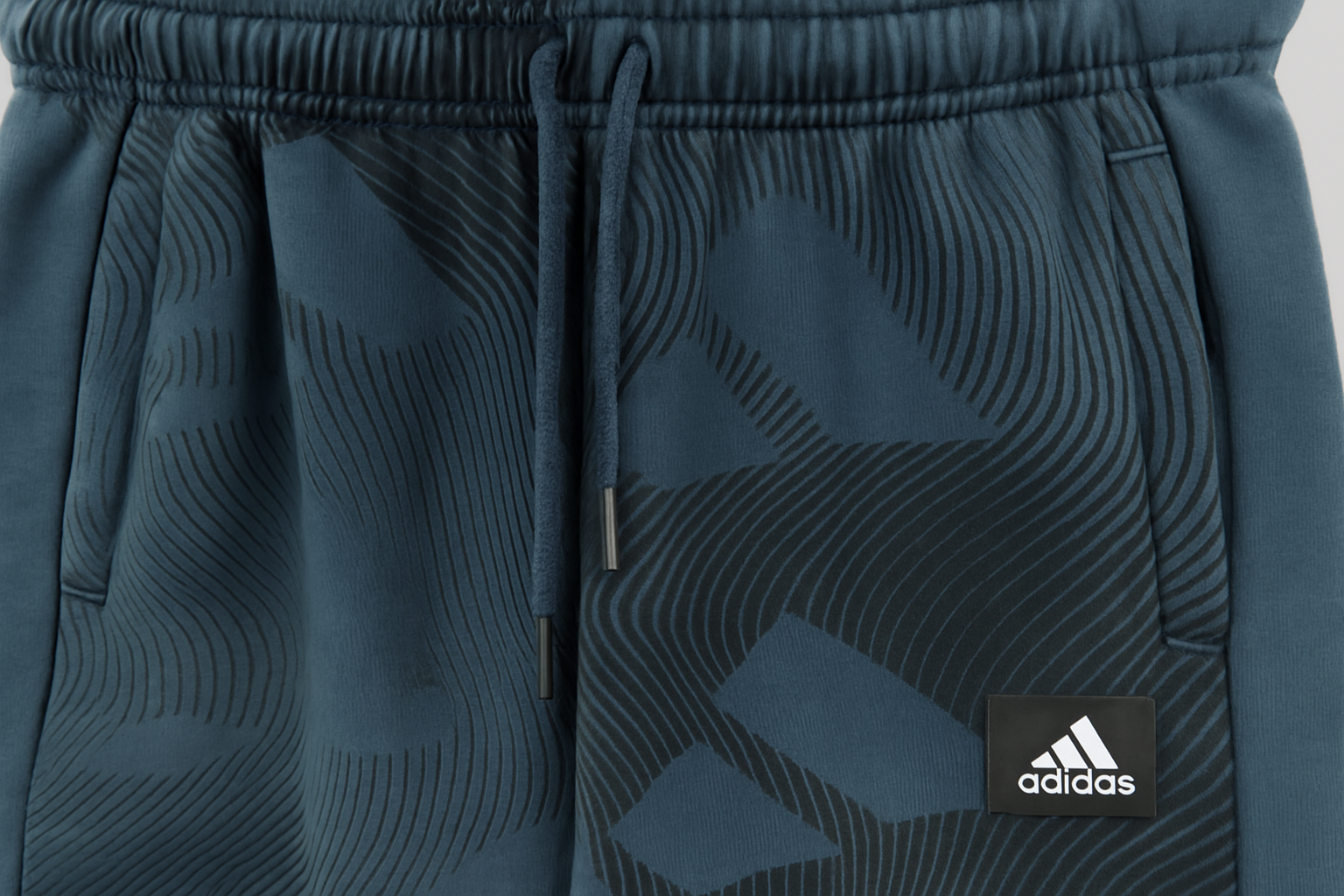 Shorts Adidas azules - Detalle de cintura y logo