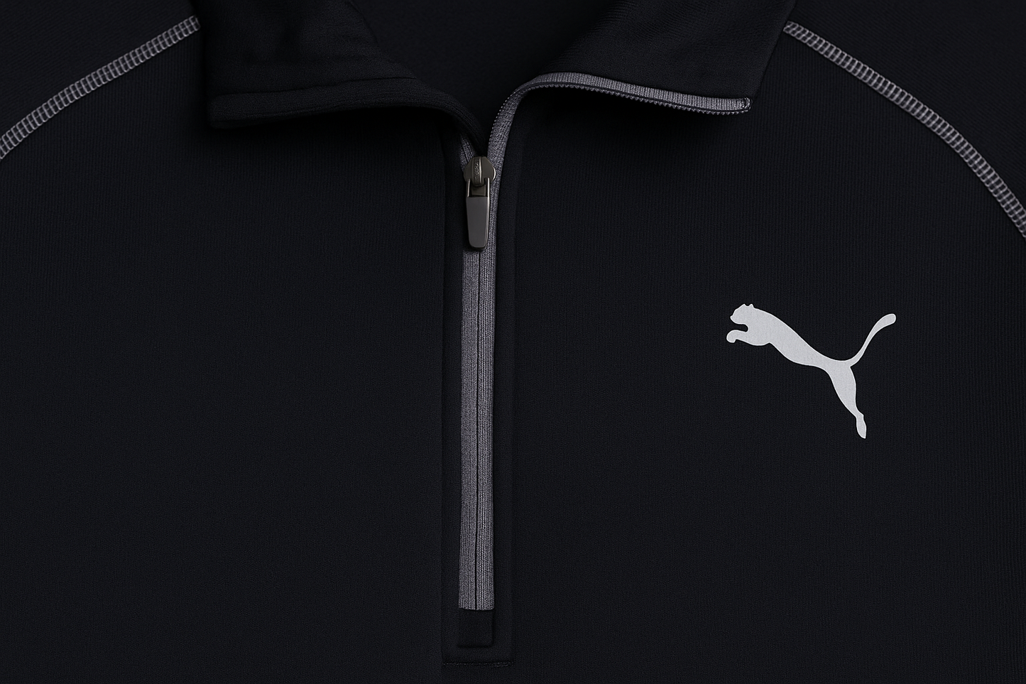 Sudadera Puma negra - Detalle del cierre y logo