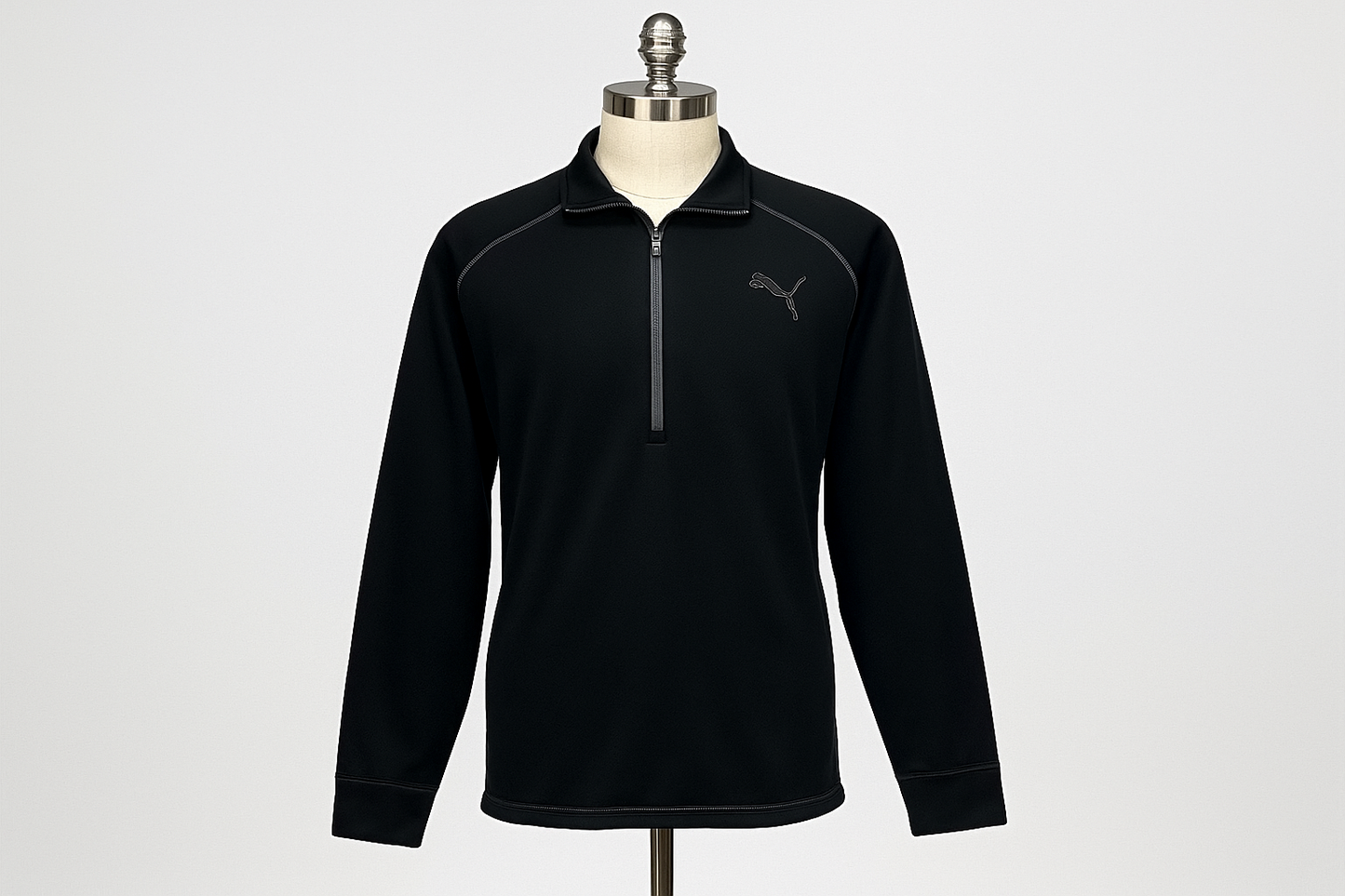 Sudadera Puma negra - En maniquí mostrando el ajuste