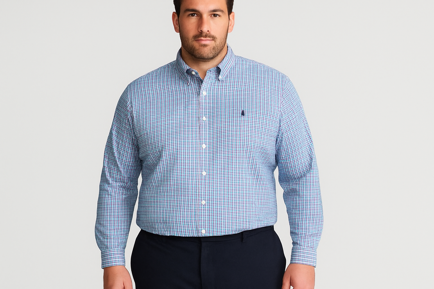 Vista completa cuello clásico liso