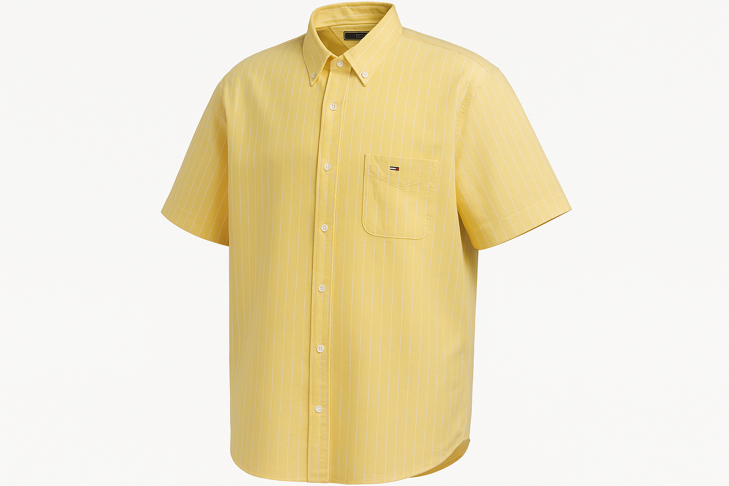 Vista de tres cuartos frontal de la camisa Tommy Hilfiger