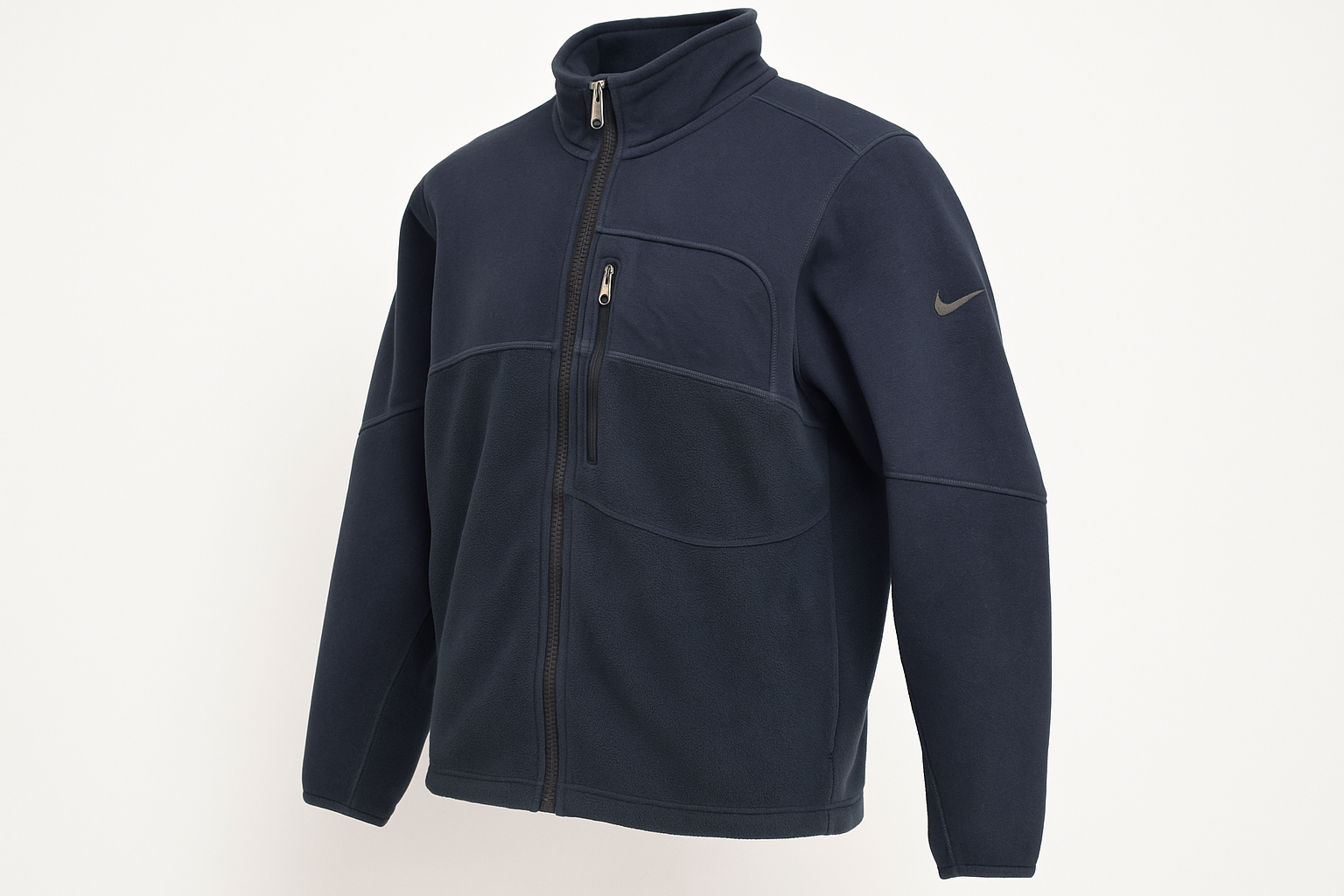 Vista en ángulo tres cuartos - Chaqueta Nike usada