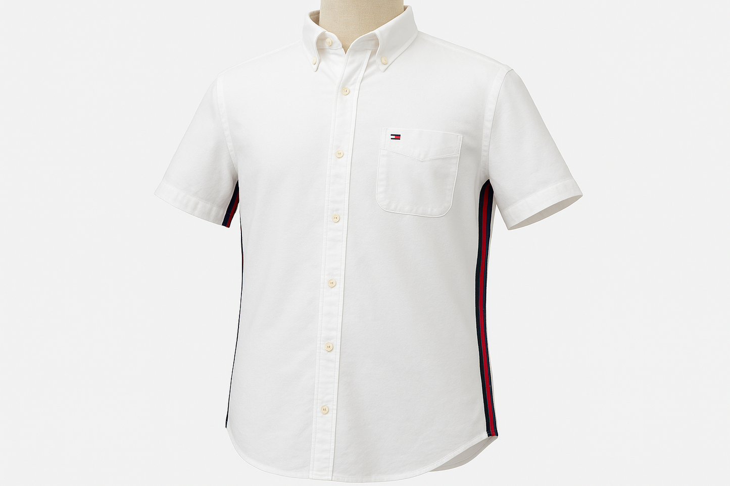 Vista frontal camisa blanca