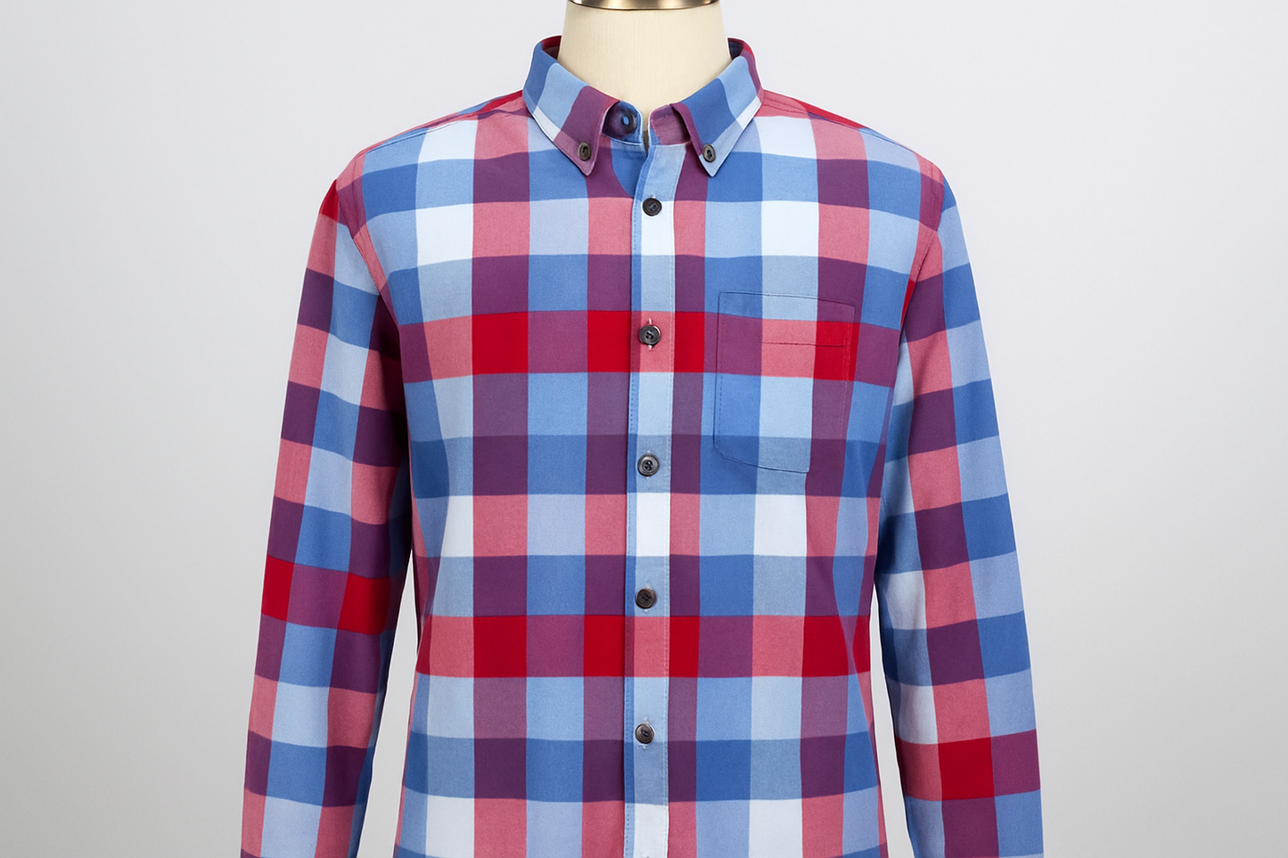 Vista frontal camisa cuadros grandes