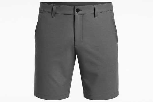 Vista frontal con cintura de chicote y botones negros