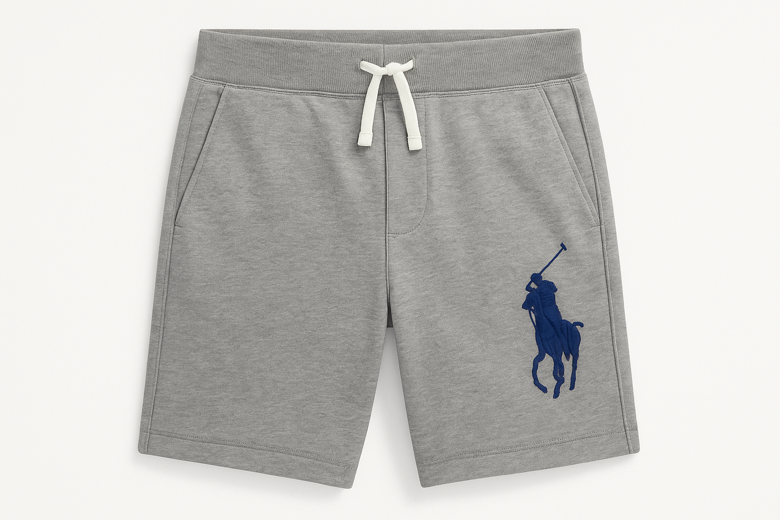 Vista frontal - cordón blanco corto, short corto