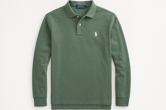 Vista frontal en color #5f856d con matices