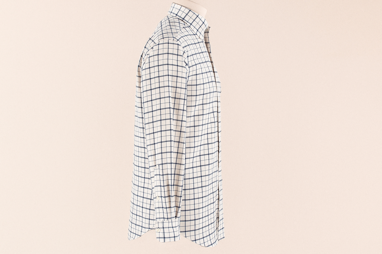 Vista lateral - blanca con cuadros azul navy