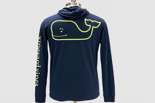 Vista trasera camiseta Vineyard Vines sin texto bajo logo