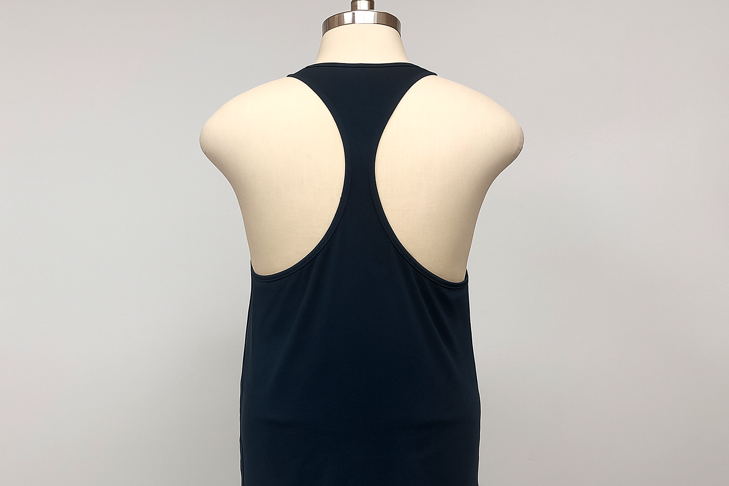 Vista trasera con diseño racerback