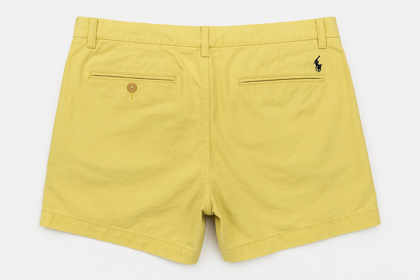 Vista trasera - con logo arriba del bolsillo derecho