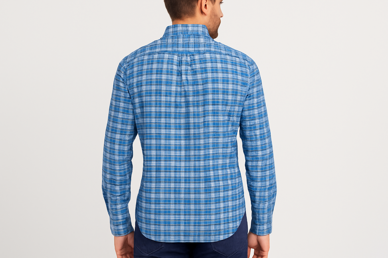 Vista trasera con modelo