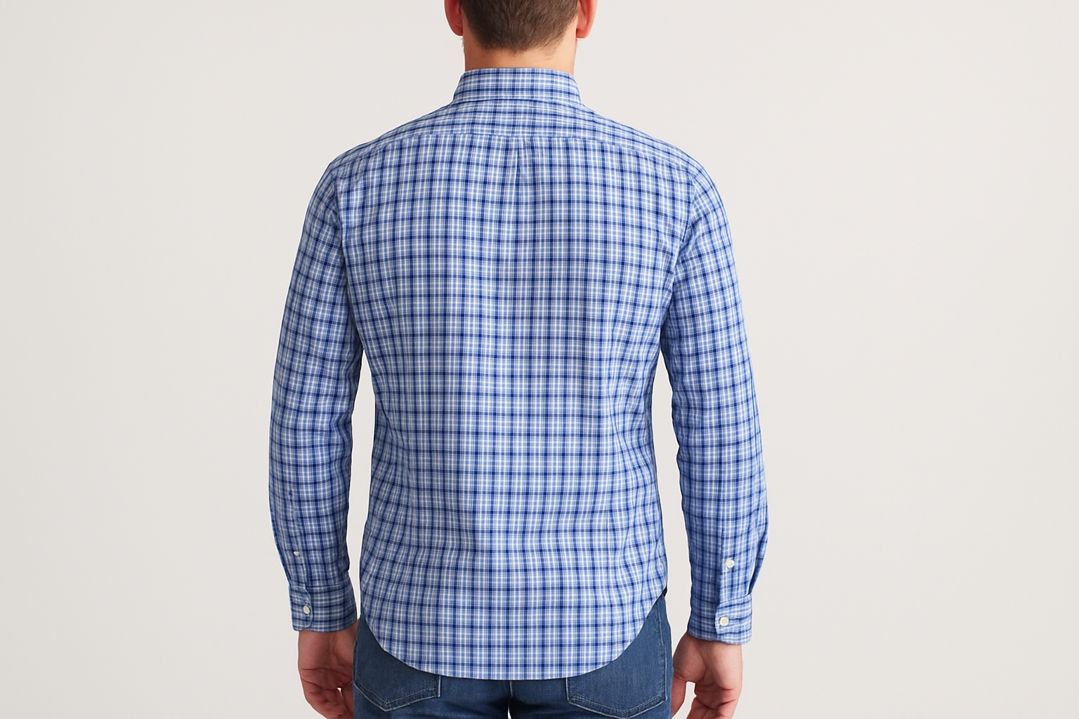 Vista trasera con modelo