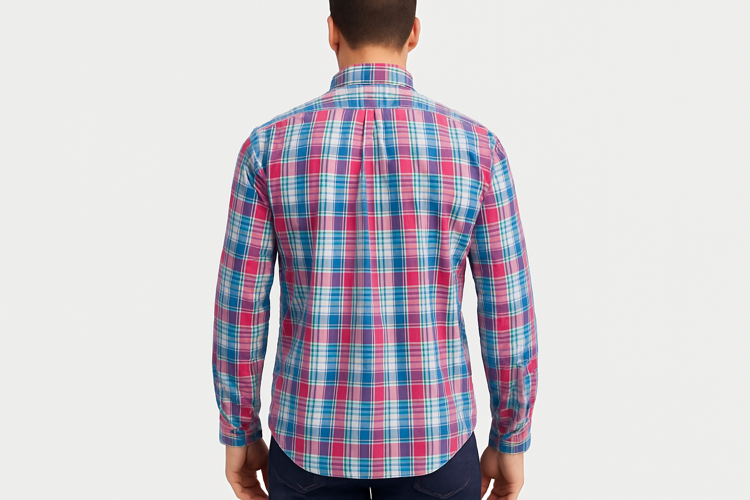 Vista trasera con modelo