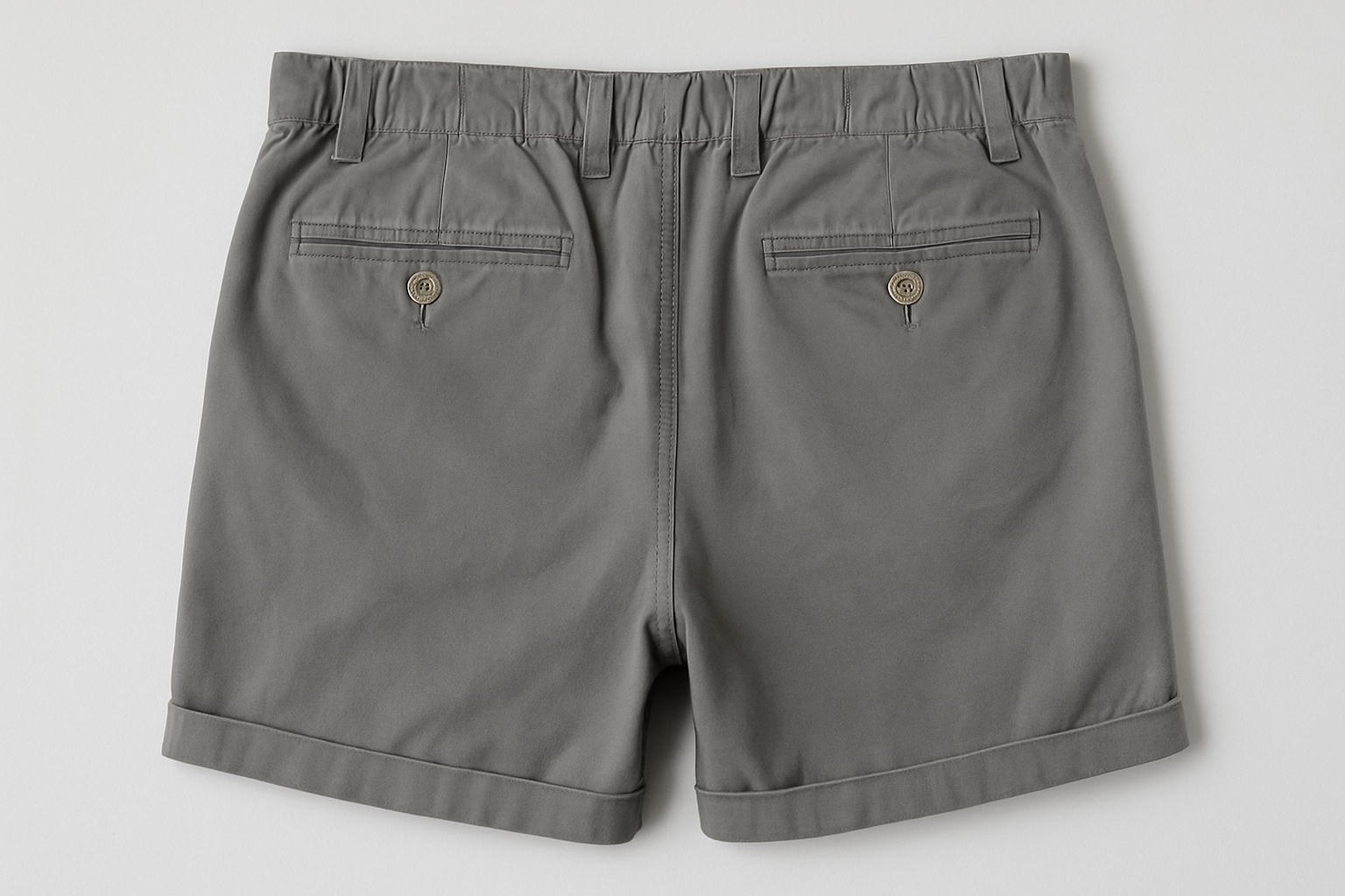 Vista trasera - detalles de bolsillos con botón