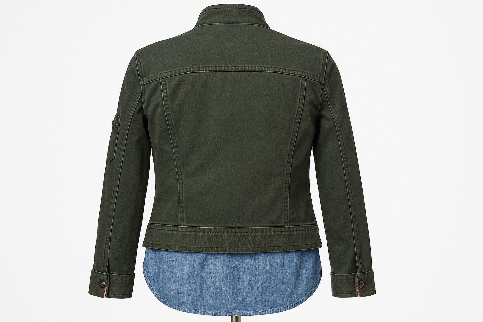 Vista trasera en maniquí invisible