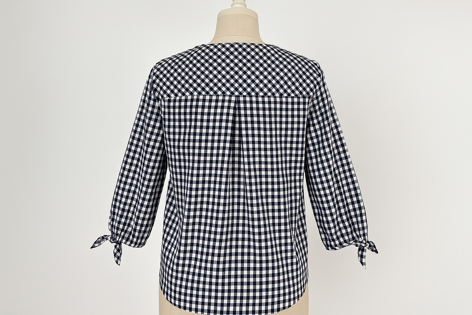 Vista trasera en maniquí