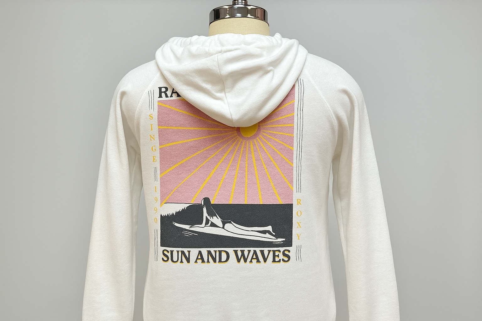 Vista trasera mostrando el diseño "Sun and Waves"