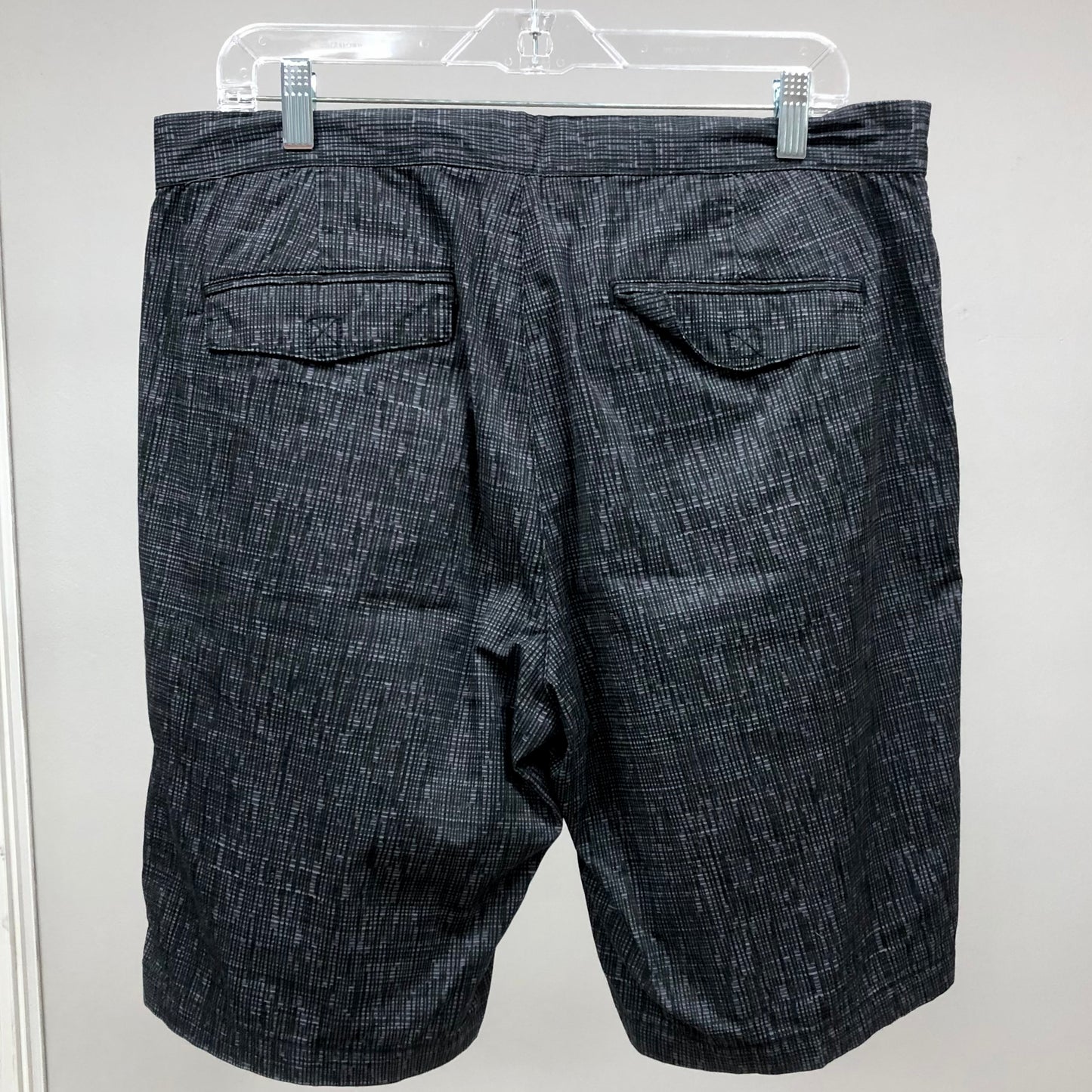 Short Casual Calvin Klein 🇺🇸 color Gris oscuro talla 34