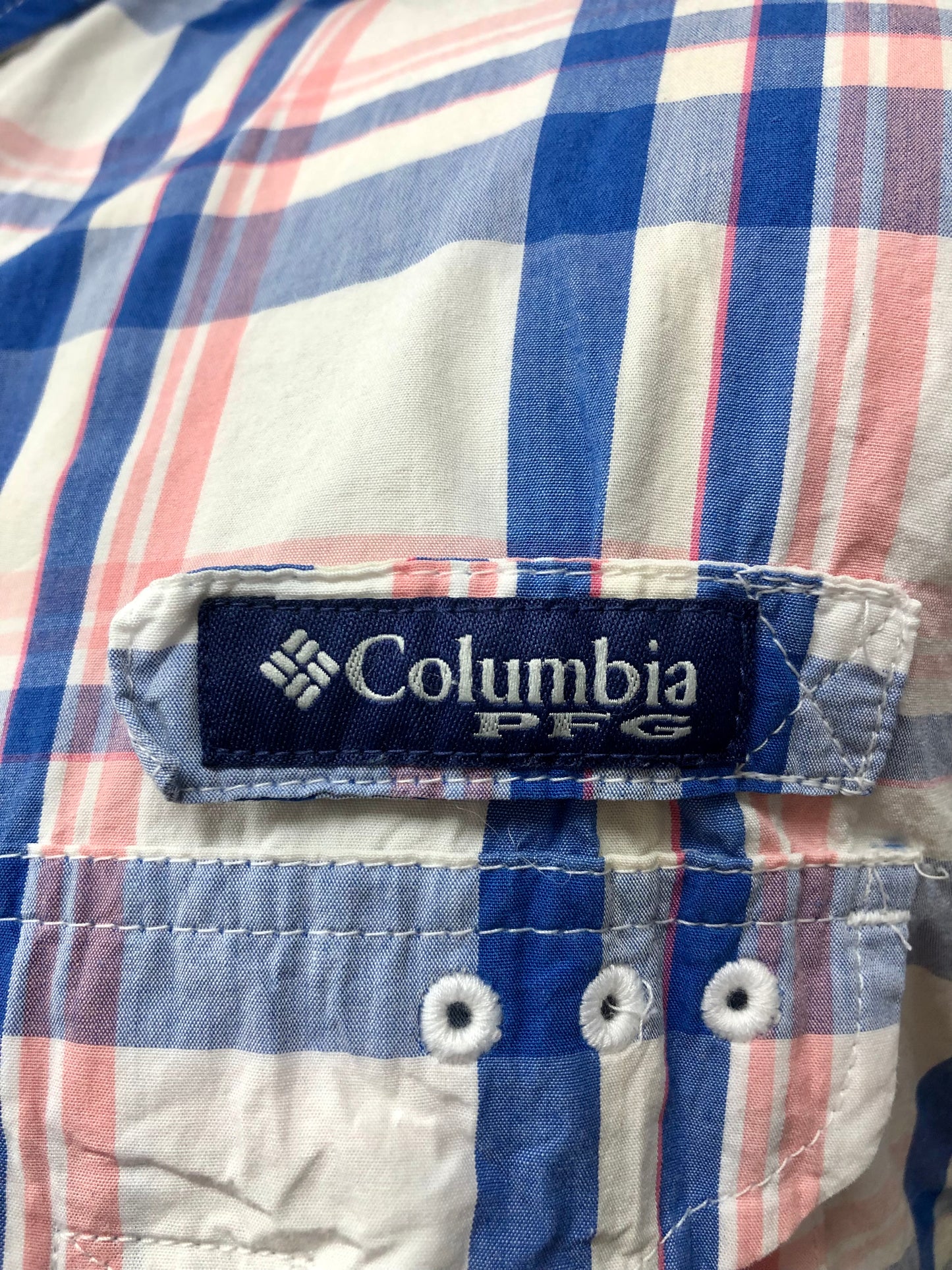 Camisa Columbia 🔹Super Bonehead Color blanco con patrón de rayas en azul y rosado Manga corta Talla M