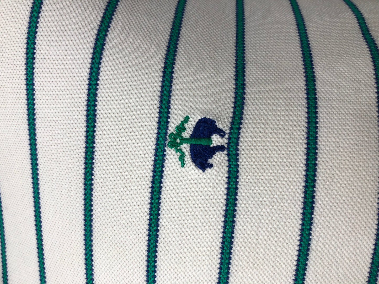 Camiseta Polo Brooks Brothers 🐑 color blanco con rayas en color verde Talla L Entalle Slim Fit