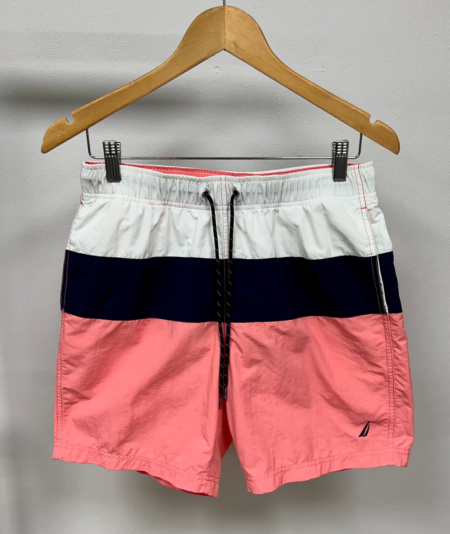 Shorts de baño con franjas en color blanco, azul navy y rosado Nautica ⚓️ talla S