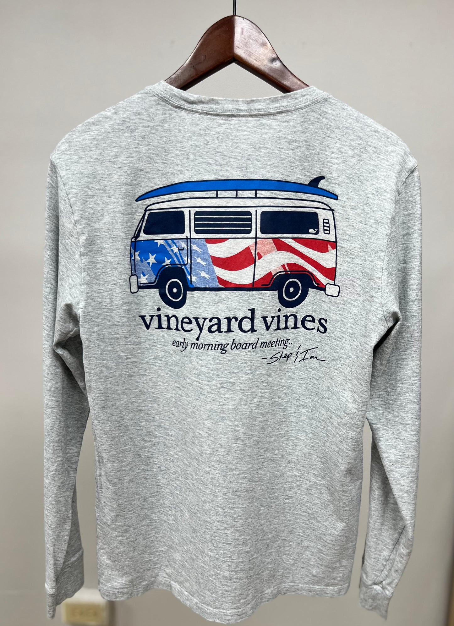 Camiseta de bolsillo Vineyard Vines 🐳 color gris con Diseño de Vans Talla Small