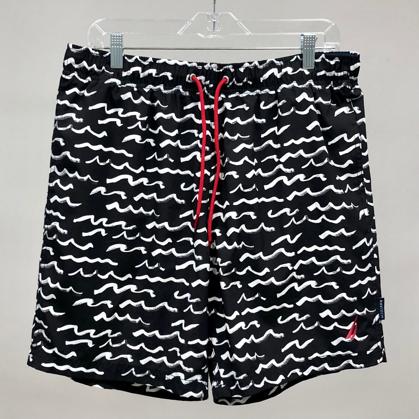 Short de baño Nautica ⚓️ color negro con diseño de olas y logo en color rojo talla L