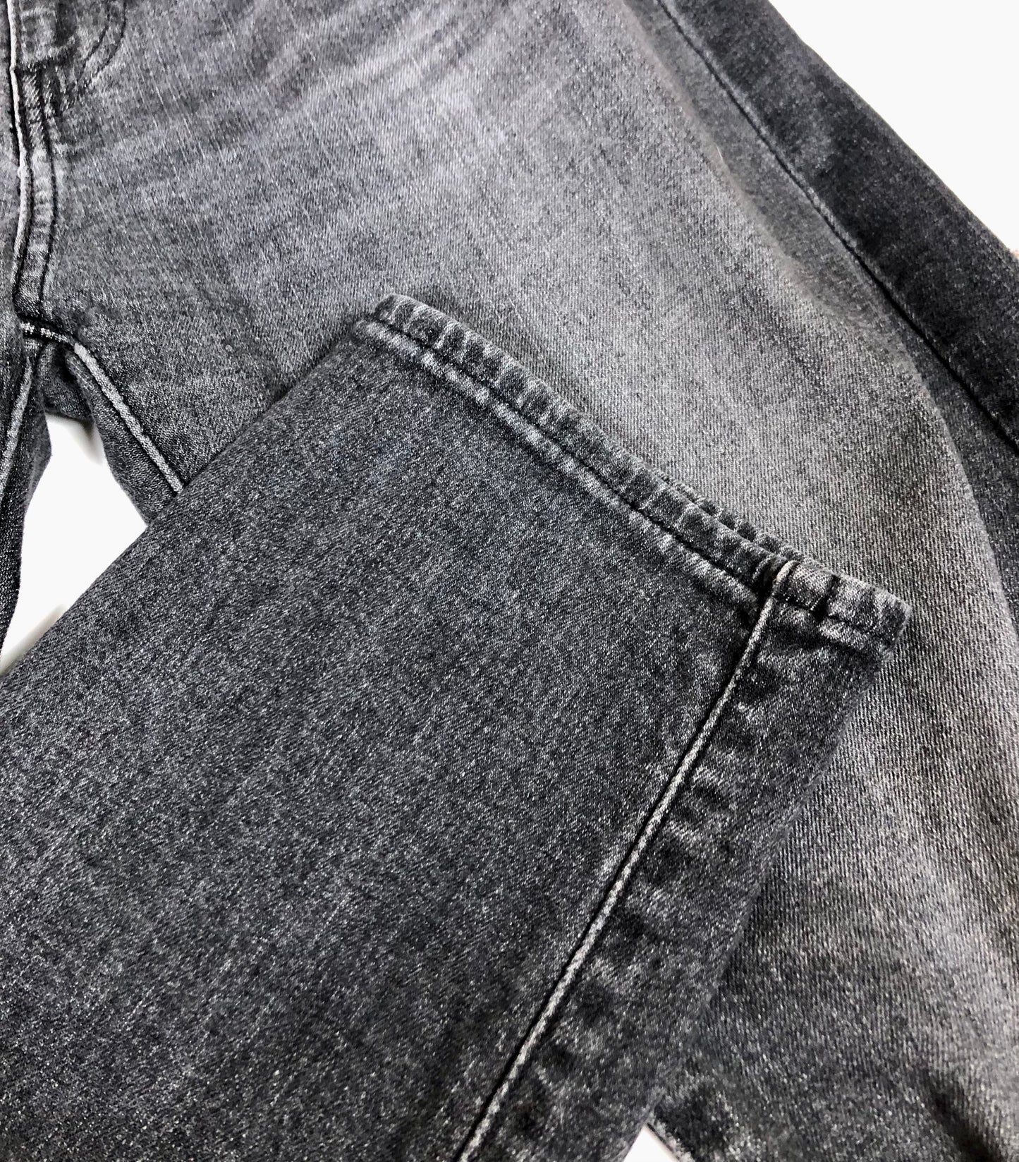Pantalon jeans color gris oscuro Levis Strauss Talla 34x34 Corte Slim Fit Stretch