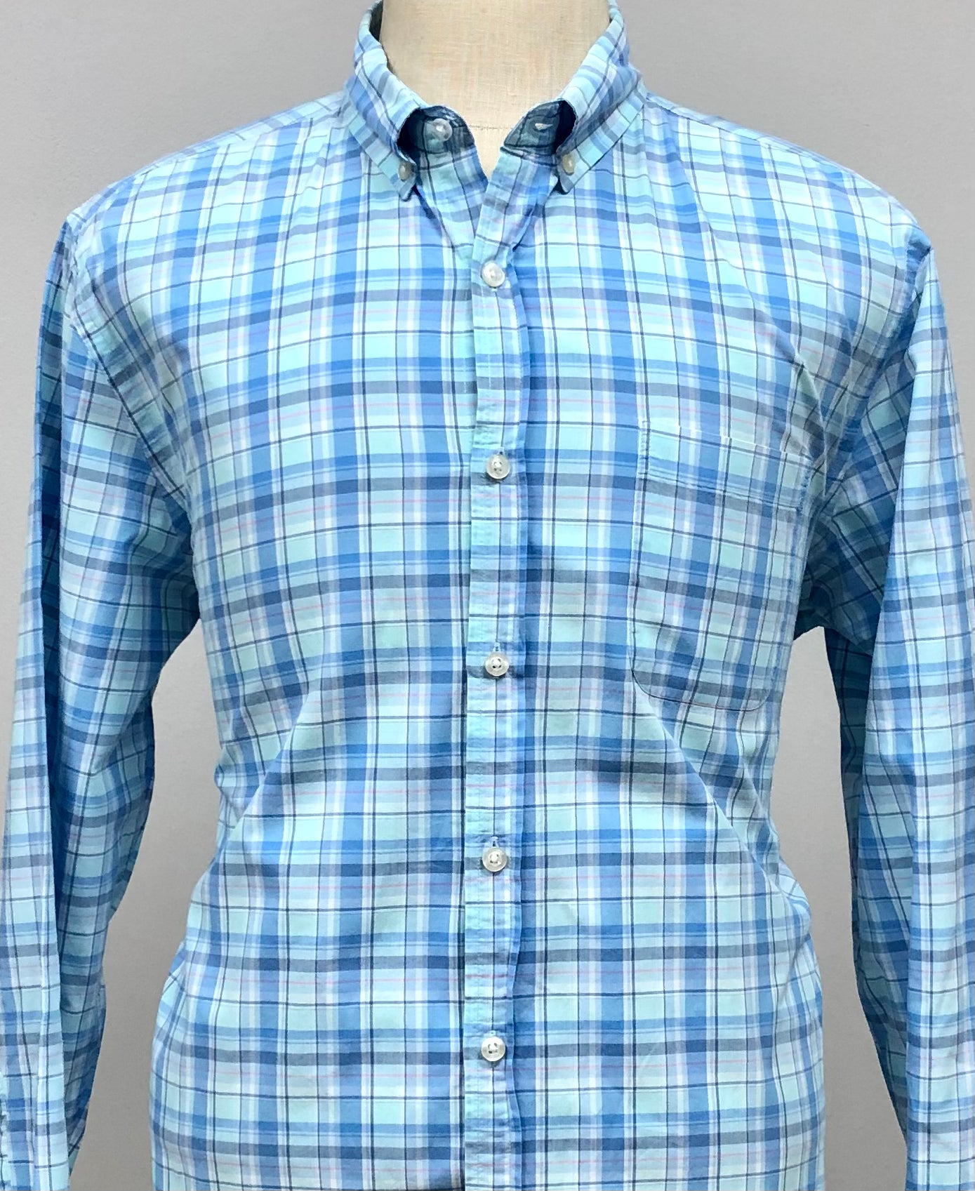 Camisa de botones Vineyard Vines 🐳 con patrón de cuadros en color celeste, azul y turquesa Talla XL Entalle Slim Fit