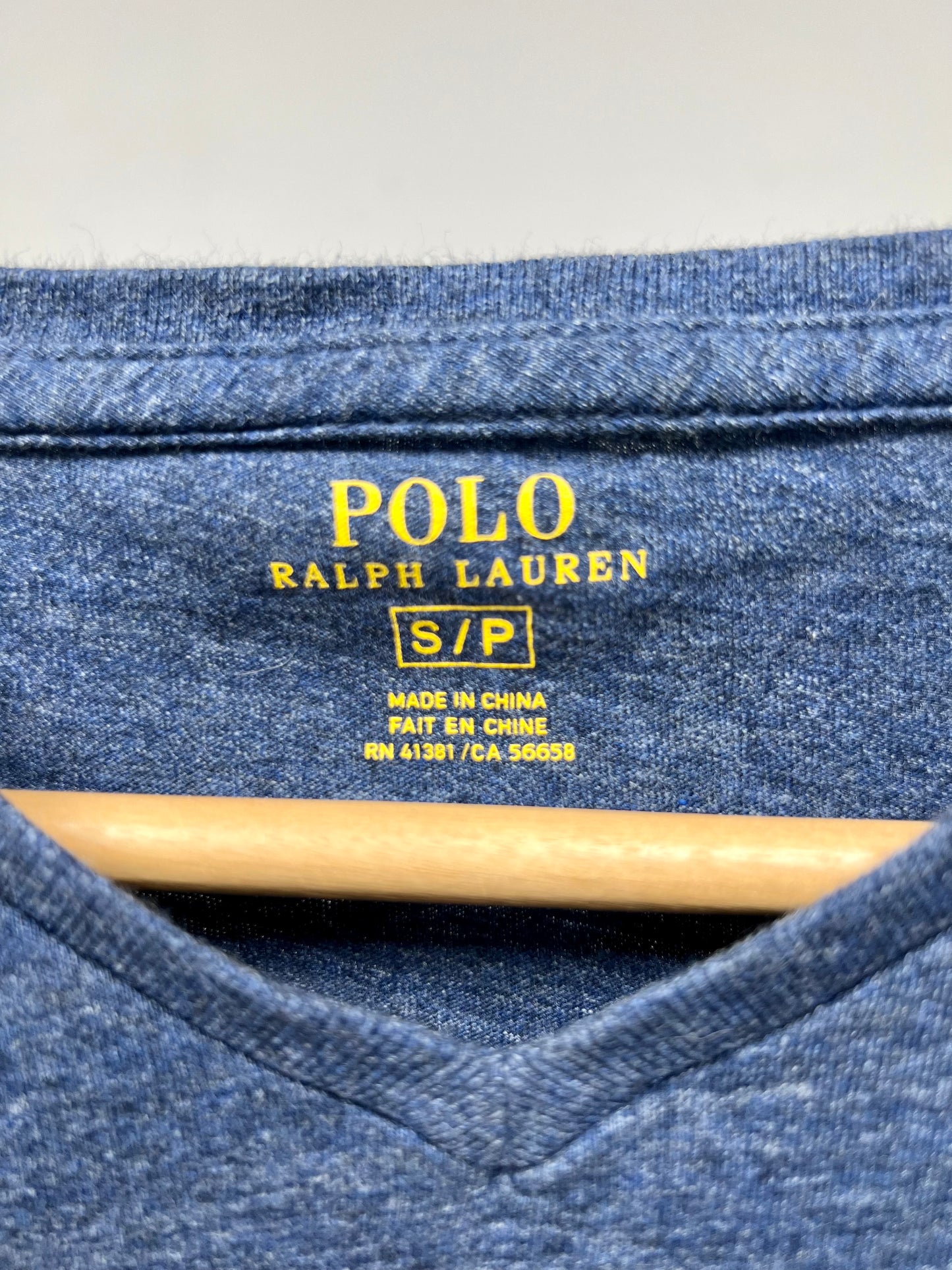 Camiseta cuello V Polo Ralph Lauren 🏇🏼en varios colores Talla Small