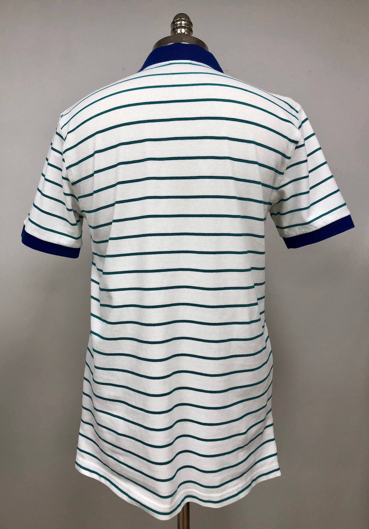 Camiseta Polo Brooks Brothers 🐑 color blanco con rayas en color verde Talla L Entalle Slim Fit