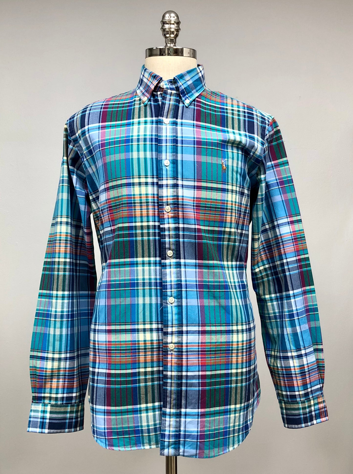 Camisa Polo Ralph Lauren 🏇🏼 con patron de cuadros tartán en color verde esmeralda, azul navy y celeste  Talla M Entalle Slim Fit