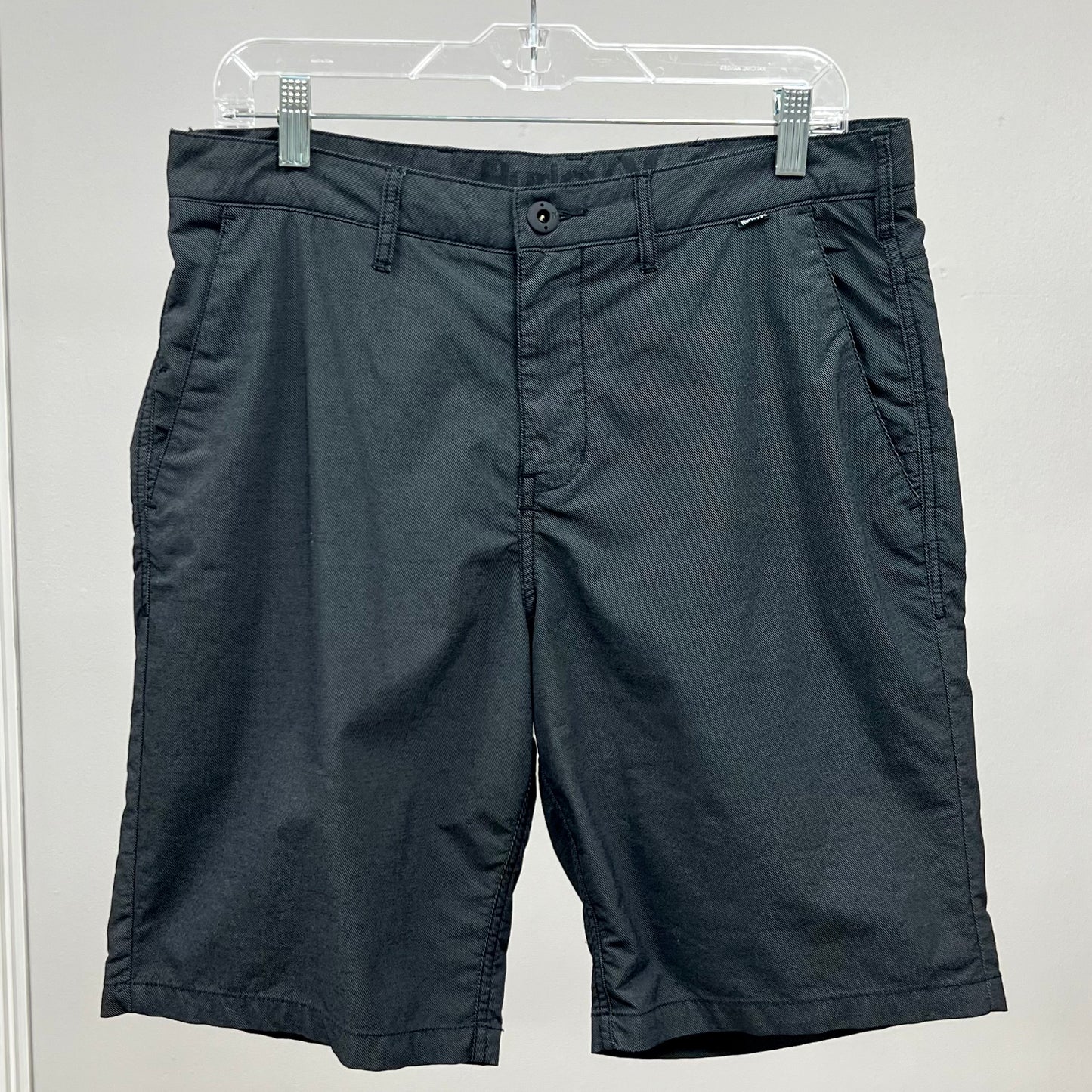 Short Casual Hurley 🏄🏽‍♂️ color Gris oscuro talla 32 (ver descripción)