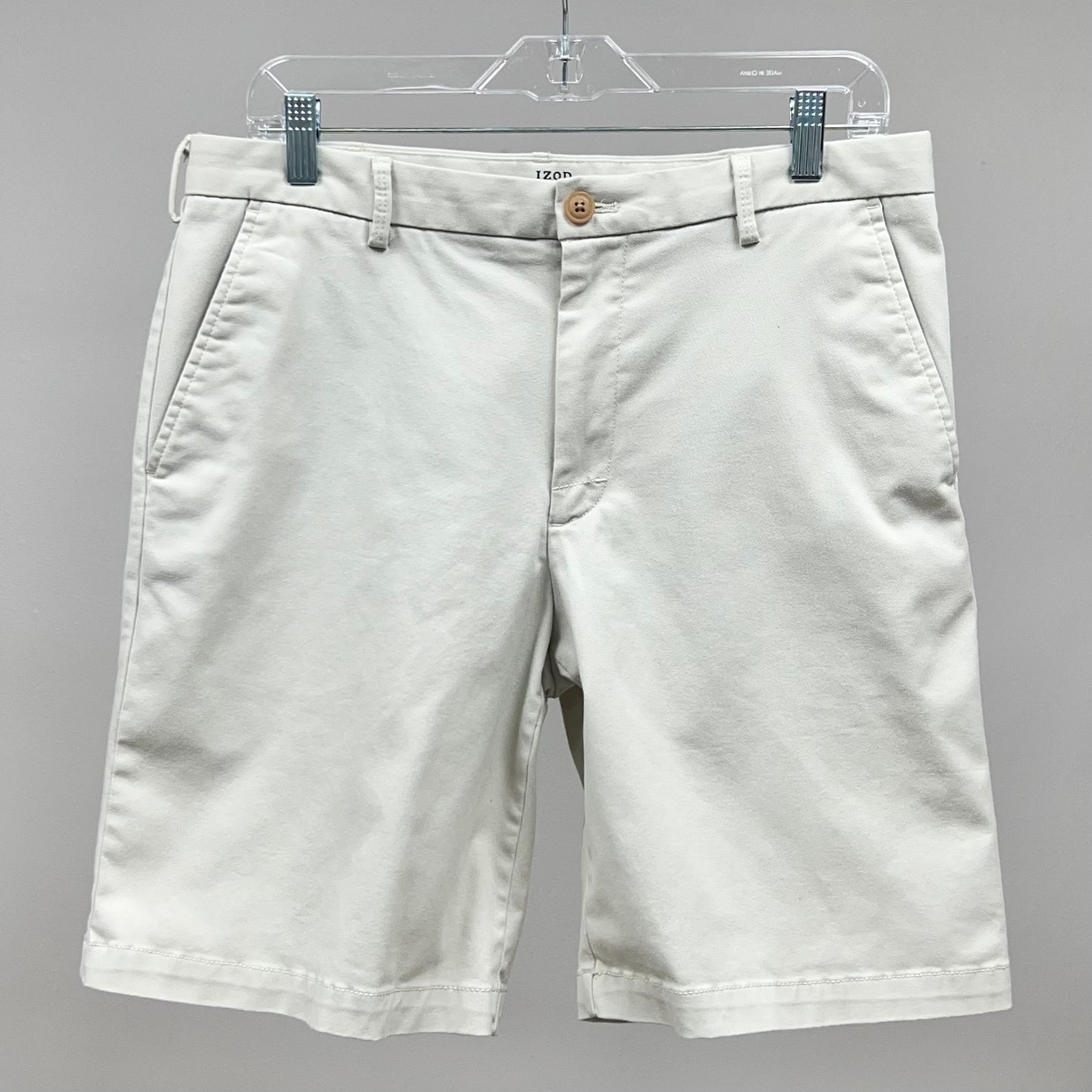 Short Casual IZOD 🇺🇸 color crema talla 32