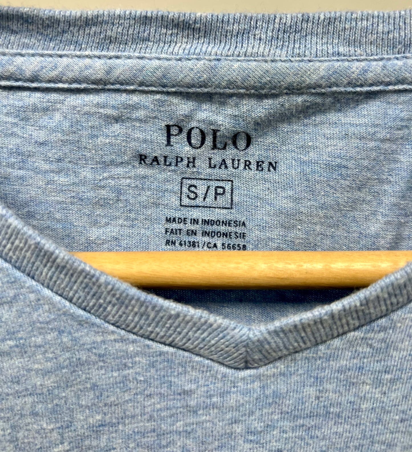 Camiseta cuello V Polo Ralph Lauren 🏇🏼en varios colores Talla Small