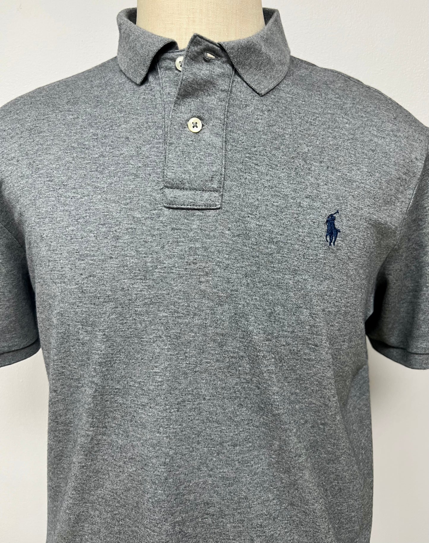 Camiseta Polo Ralph Lauren 🏇🏼color gris Talla L Entalle Regular